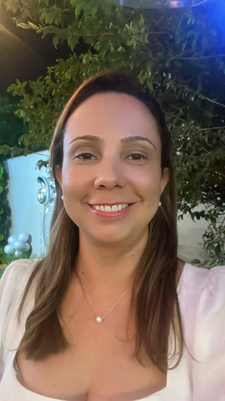 Associado: Fabiana Lupp Moutinho